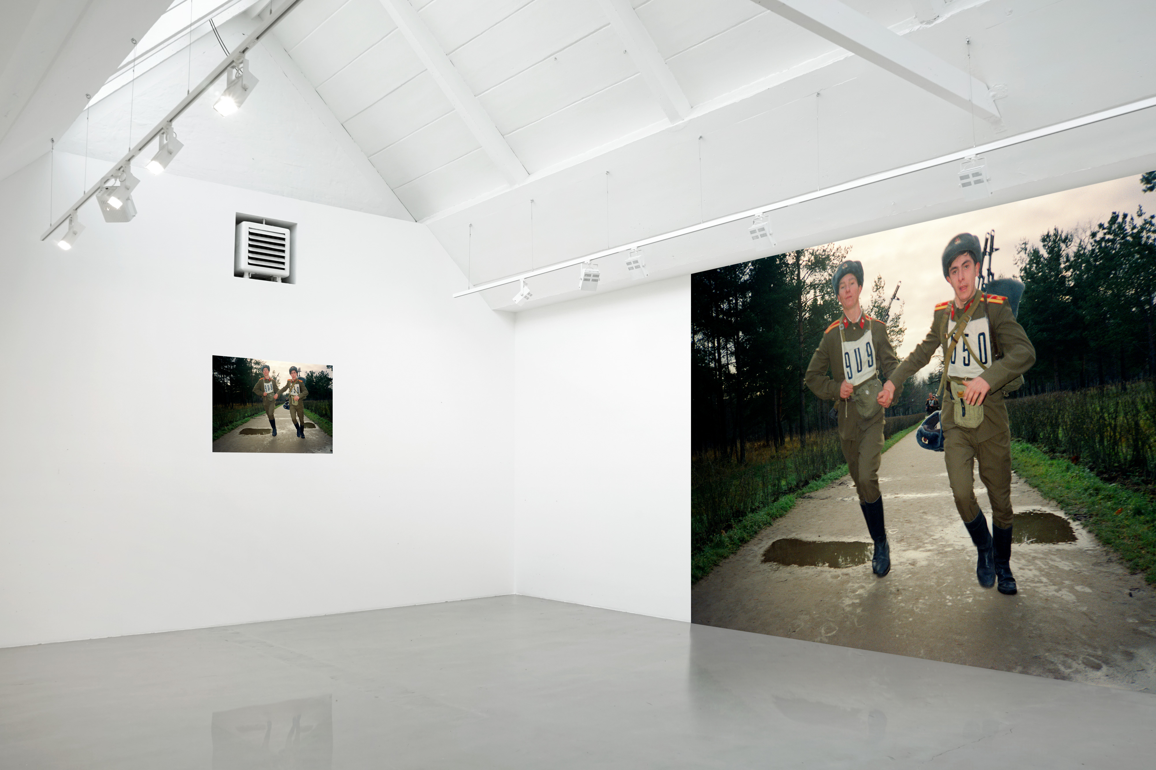 Galerie Barbara Thumm \ New Viewings #26 \ Adam Broomberg